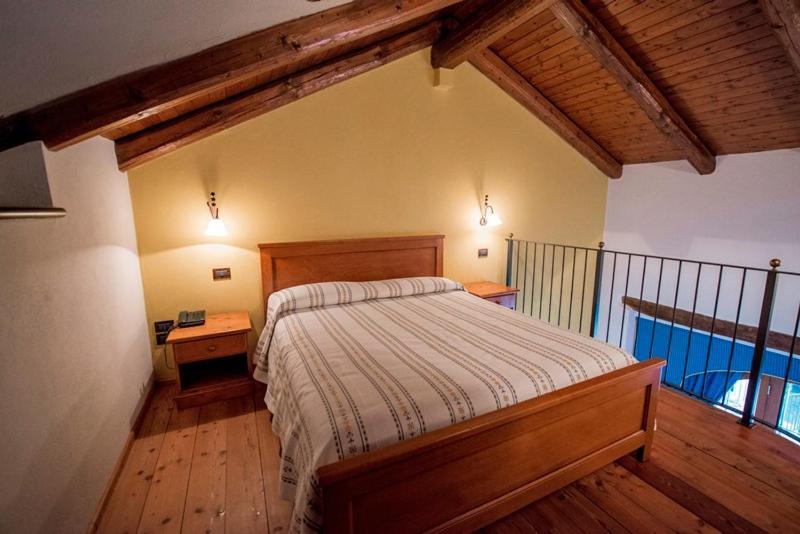 Ristorante Albergo Da Maurizio Cravanzana ภายนอก รูปภาพ