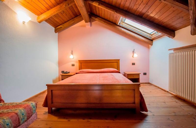 Ristorante Albergo Da Maurizio Cravanzana ภายนอก รูปภาพ
