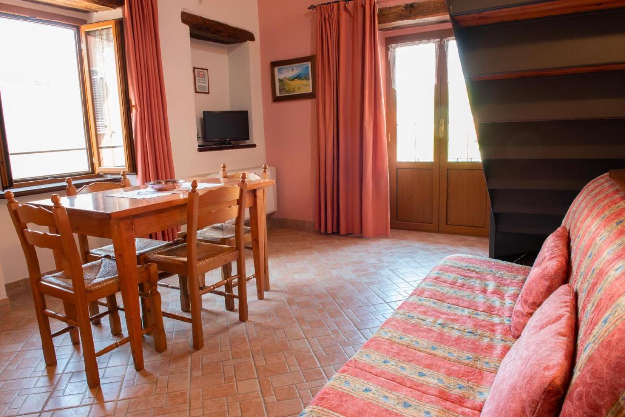 Ristorante Albergo Da Maurizio Cravanzana ภายนอก รูปภาพ