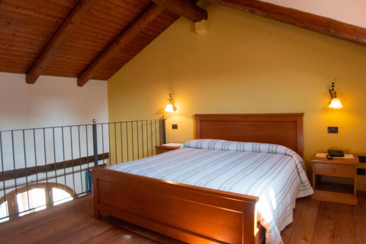 Ristorante Albergo Da Maurizio Cravanzana ภายนอก รูปภาพ
