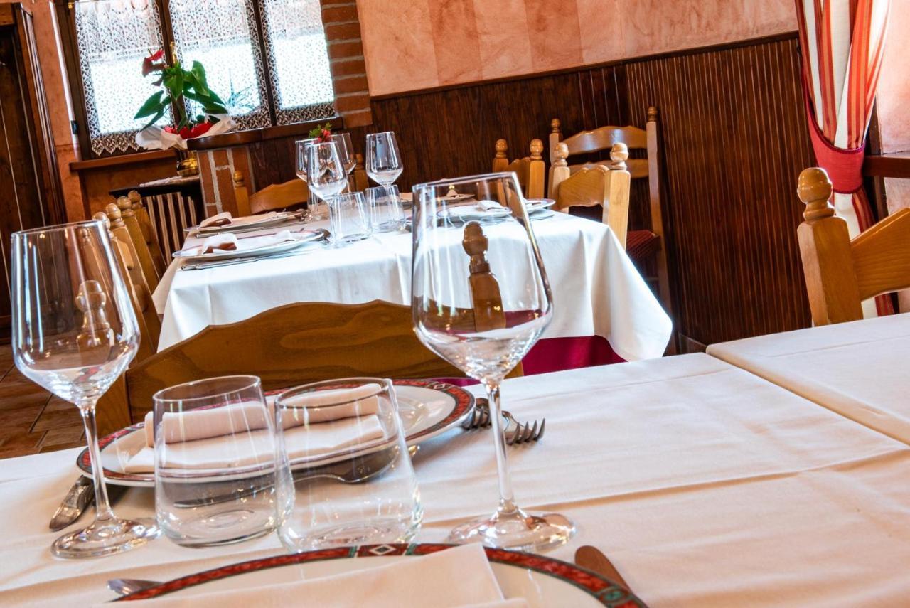 Ristorante Albergo Da Maurizio Cravanzana ภายนอก รูปภาพ