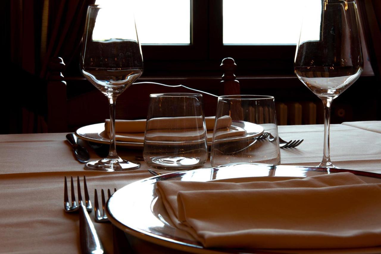 Ristorante Albergo Da Maurizio Cravanzana ภายนอก รูปภาพ